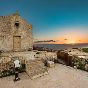 https://ta-palal.hotelssaintjulians.com